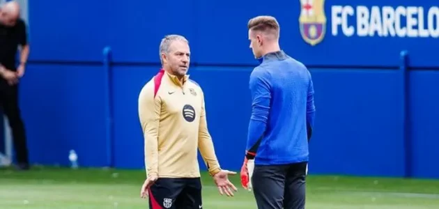 هانزي فليك يستعد لإجراء محادثات أزمة مع نجم برشلونة بعد انتقاله مقابل 21 مليون جنيه إسترليني
